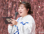 贾玲43岁庆生照曝光，本人超瘦引热议，喜剧女神的瘦身之路