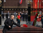 普京阅兵式上激情高呼节日快乐！乌拉—展现俄罗斯民族自豪与团结