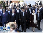 习近平同普京共赴红场，见证中俄友谊新篇章—红场阅兵式上的历史时刻