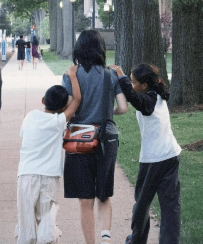 许家印的家族生活，揭秘他与两名未成年子女的温馨时光