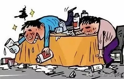男子疑在饭局被劝酒后心脏衰竭死亡，饭局劝酒文化引反思