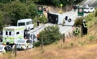悲剧瞬间！汽车漂移事故致1死，救护车紧急救援途中被取消任务