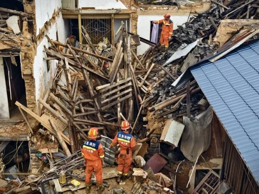 大风暴雨袭击湖南，6户房屋倒塌，当地政府紧急救援