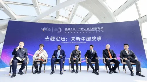 华春莹与丁真同框引关注，文化交流的新风尚
