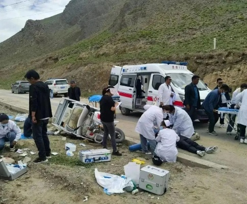 镇卫生院紧急回应，游客高原反应不幸身亡，医疗救援在行动