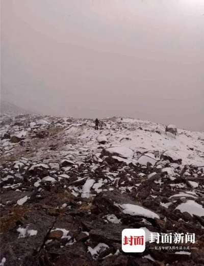 四姑娘山一游客疑因高反离世，引发游客登山安全关注