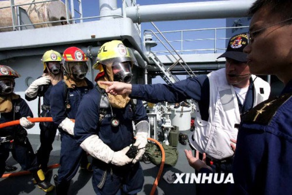 墨西哥海军船只撞桥事故已致2死，救援行动紧张展开