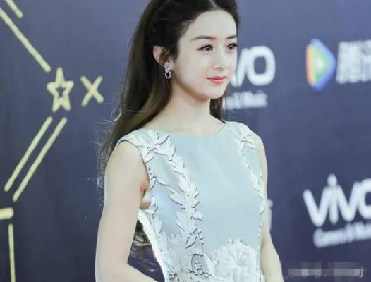 赵丽颖被曝恋情后首现身，甜蜜甜蜜再升级！