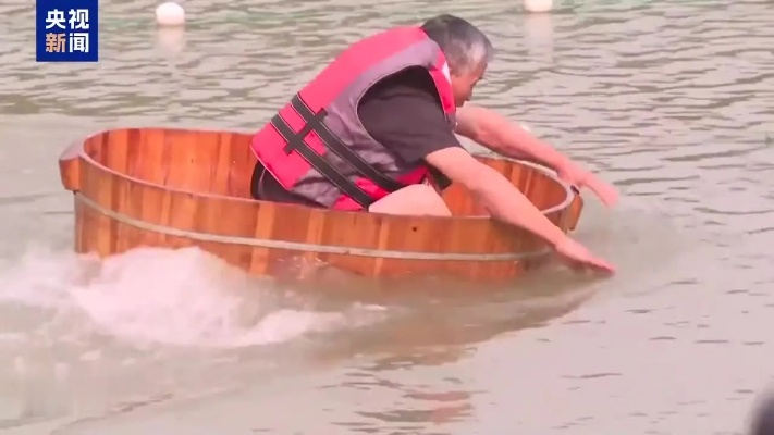 这样的龙舟赛，感觉我也能玩！