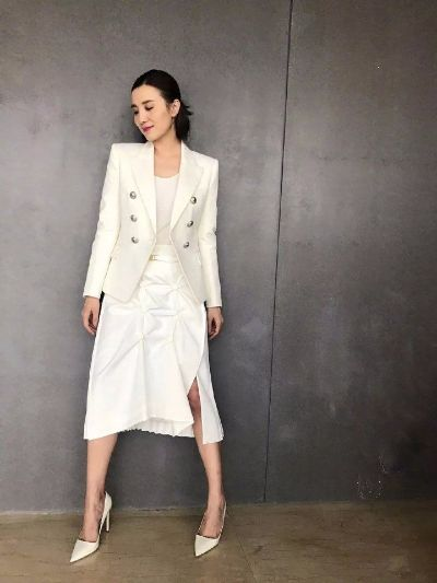 宋佳是来红毯过冬的吧？时尚穿搭诠释冬日魅力